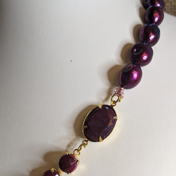 Natural Faceted Rough Ruby Approx 24 TCW. & Wine Cultured Baroque Pearl Necklace - Picture 10 of 12